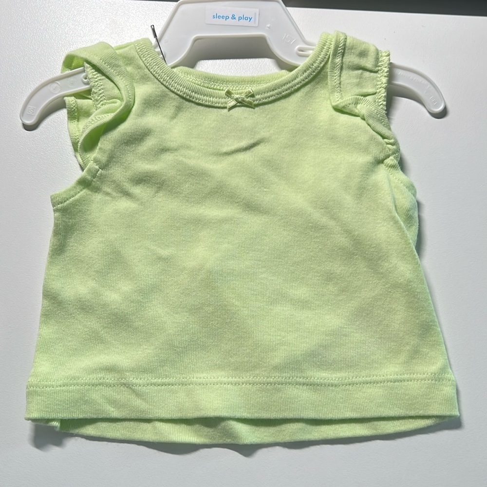 3 for $9 
NWOT - Carter’s baby girl sleeveless ruffle top, size 3M. Never worn